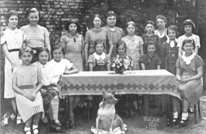 Classe de 6e primaire de l'école communale de François Decrucq - Ecole du Centre